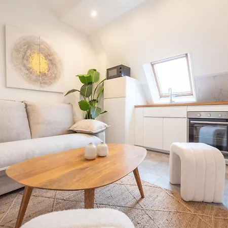 Cia - Avenue De Villiers