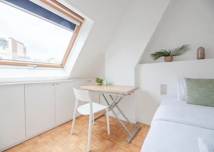 Cia - Avenue De Villiers